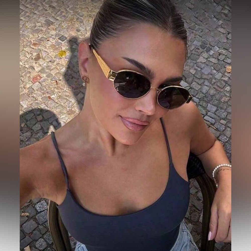 Stylish Black and Gold Vintage Style Sunglasses